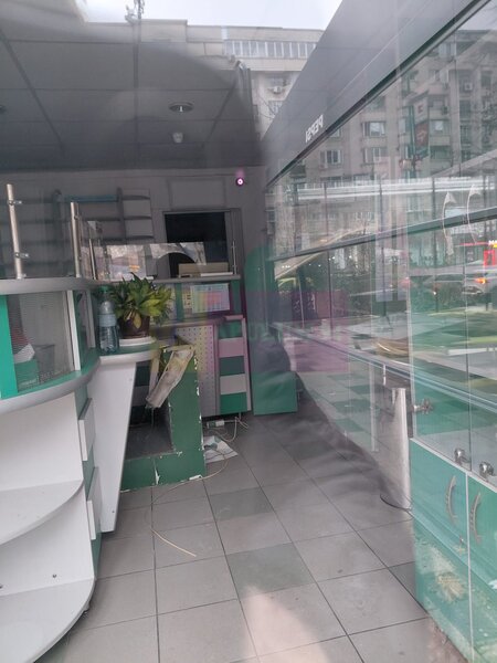 Vanzare spatiu comercial in zona Decebal