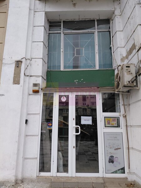 Vanzare spatiu comercial in zona Decebal